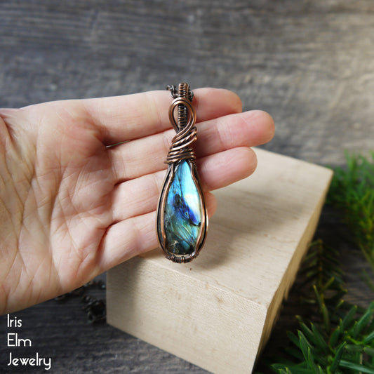 Dark Blue Flashy Labradorite Teardrop Stone Copper Pendant Necklace