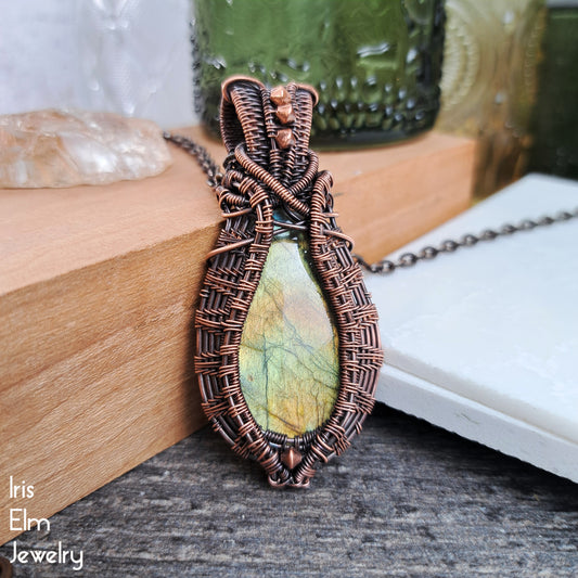 Unique Handmade Wire Woven Labradorite Pendant Necklace